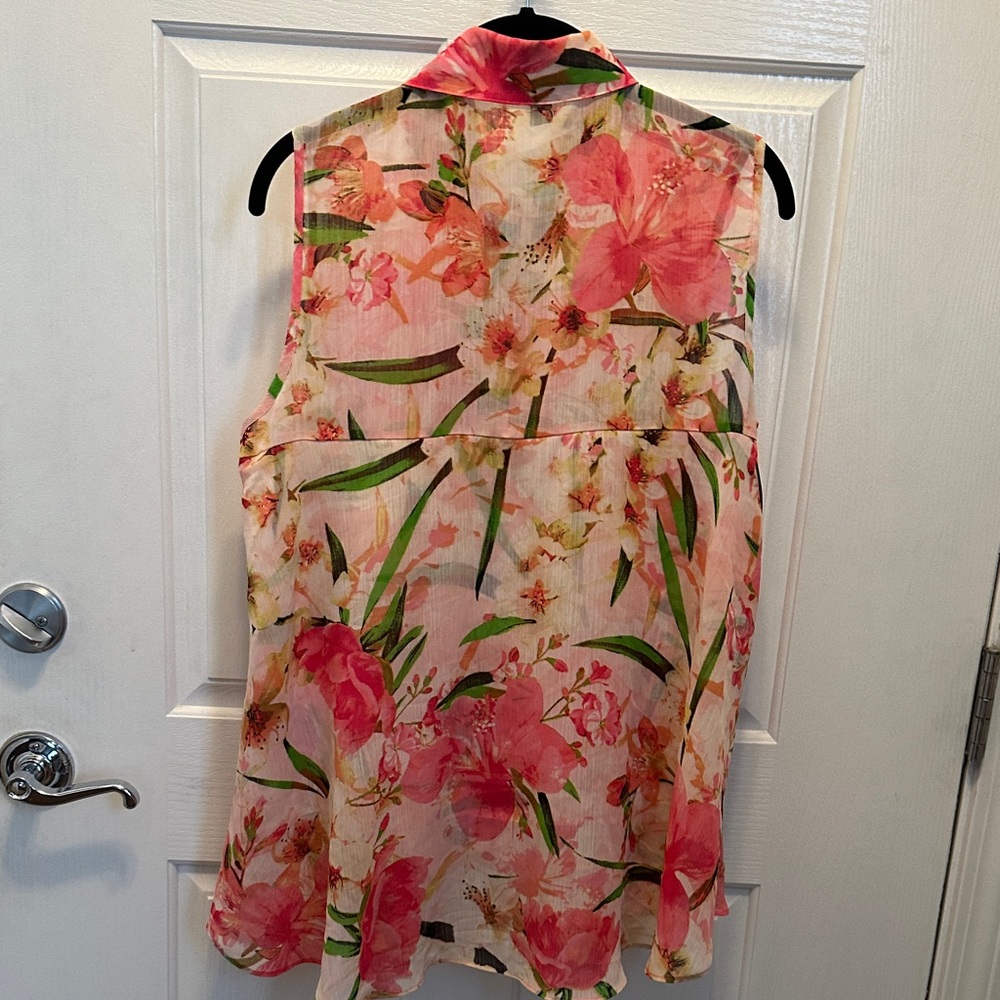Zac & Rachel Floral Button-Up Blouse - Pink and Green Tropical Floral Size M - Picture 6 of 6